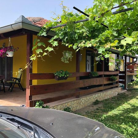 Lux Hus Novi Sad Apartment Veternik Exterior foto